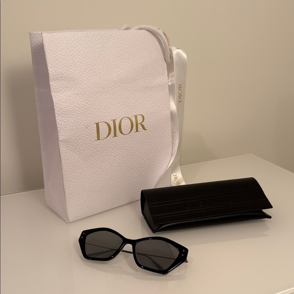 Dior Accessories - NEW NEVER WORN - Dior MissDior S1U Cat Eye Sunglasses